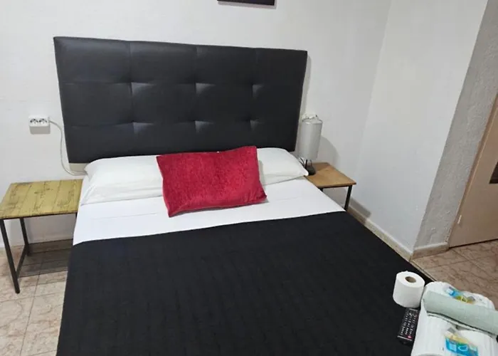 Basic Triple Room